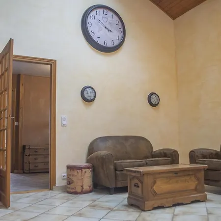 {villa Proche Lac Et Montagnes} * Parking * Clim